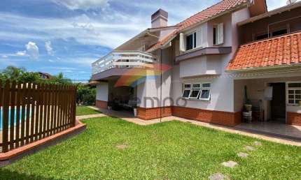Casa à venda, 4 dormitórios, sendo 1 suíte master em ótima localização em Novo Hamburgo/RS
