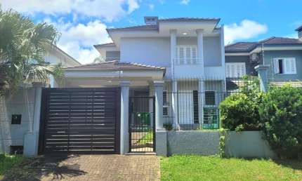 Casa em ótimo estado com 3 dormitórios, no Bairro Hamburgo Velho de Novo Hamburgo/RS