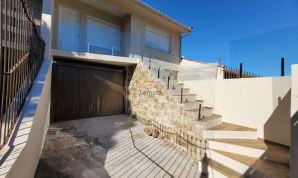 Casa com 2 dormitórios e 1 suíte, localizado no Bairro Rondônia de Novo Hamburgo/RS
