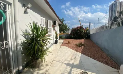 Casa com 3 dormitórios, localizado no Bairro Guarani de Novo Hamburgo/RS