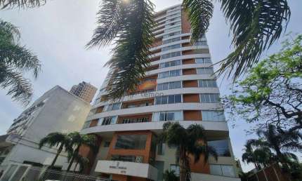 Amplo Apartamento na Avenida Maurício Cardoso, 3 suítes e 3 box