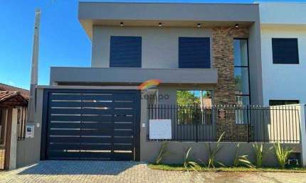 Lindo Sobrado Novo com 133m², sendo 03 dormitórios, 01 com suíte e 02 vagas paralelas em excelente localização!