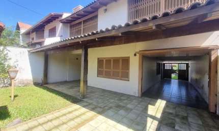 Casa Residencial de 4 quartos no bairro Jardim Mauá