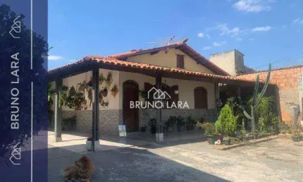 Casa à venda em Betim/MG - Bairro Jardim Petrópolis