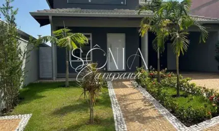 Sobrado à venda em condomínio fechado, 3 suítes, área gourmet e quintal