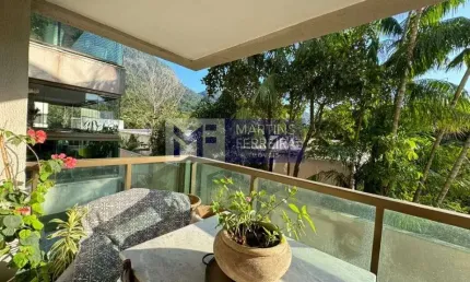 A Martins Ferreira Imóveis traz um excelente apartamento com varanda, tendo uma vista para a área v