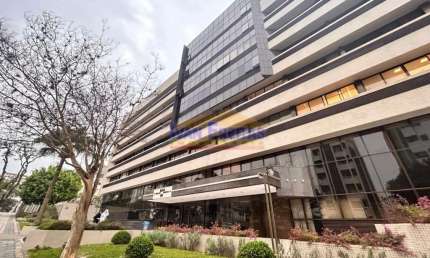 Sala comercial para áreas da medicina no edifício MAB