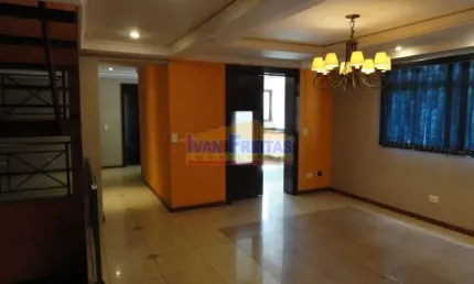 EXCELENTE SOBRADO NA  PARTE SUPERIOR  PARA FINS COMERCIAIS OU RESIDENCIAIS COM PISCINA, ACABAMENTO INTERNO DE ALTO PADRÃO.
