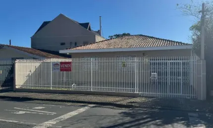 RESIDÊNCIA TÉRREA COM TERRENO E EDÍCULA COM CHURRASQUEIRA NOS FUNDOS!!!
