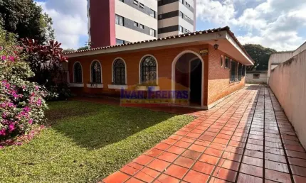Residência para fins residenciais ou comerciais na divisa entre os bairros portão e vila izabel
