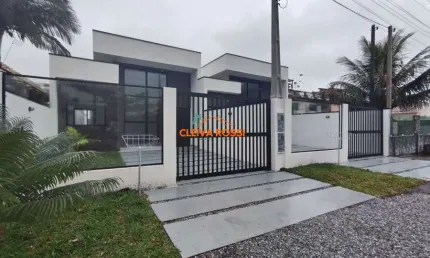 Casa á venda com piscina 180 metros do mar pontal do paraná