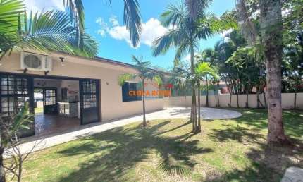 Casa a Venda a 480 metros do Mar em  Pontal do Paraná PR