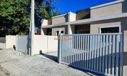 Casa à venda Com Piscina próximo ao Mar Pontal do Paraná