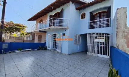 Sobrado á venda com Piscina Próximo ao Mar Pontal do Paraná