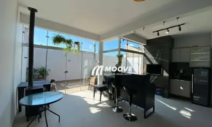 Sobrado com 3 dormitórios à venda, 179 m² por R$ 1.200.000,00 - Vale do Sol - Cachoeirinha/RS
