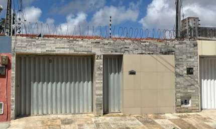 Excelente casa próximo ao supermercado São Luiz e Ce 0-40 documentação juridicamente perfeita.