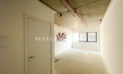 Sala comercial para alugar na Avenida Getúlio Vargas, 1, Marechal Rondon, Canoas por R$ 1.700