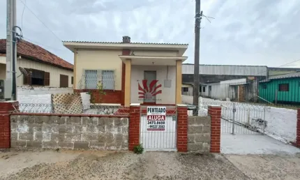 Casa com 2 quartos para alugar na Prolongamento da Antônio Ficagna, 141, Fátima, Canoas por R$ 1.800