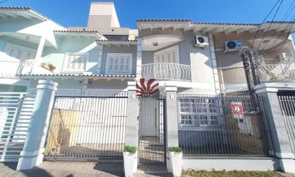 Casa com 2 quartos à venda na Rua Maria Agiova Ghilardi, 24, Centro, Canoas por R$ 739.000