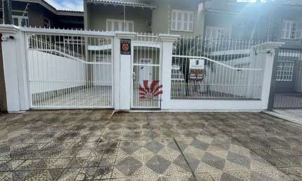 Casa com 3 quartos para alugar na Rua Maria Agiova Ghilardi, 20, Centro, Canoas por R$ 3.990