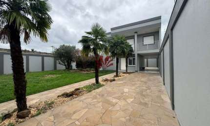 Casa com 3 quartos para alugar na José Veríssimo, 1190, Harmonia, Canoas por R$ 5.000