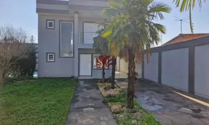 Casa com 3 quartos para alugar na José Veríssimo, 1190, Harmonia, Canoas por R$ 5.000