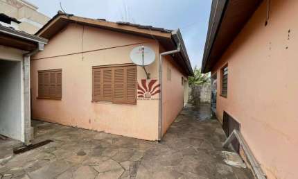 Casa em condomínio fechado com 2 quartos para alugar na Avenida Farroupilha, 2959, Nossa Senhora das Graças, Canoas por R$ 1.600