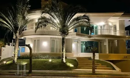Casa 5 suites no Amoraeville em Jurerê Internacional