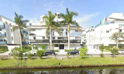 Apartamento 3 suites 2 vagas em Jurerê Internacional