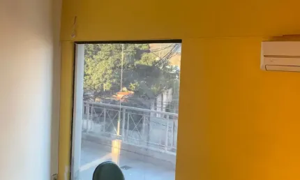 Niterói - piratininga - excelente sala comercial com banheiro em shopping
