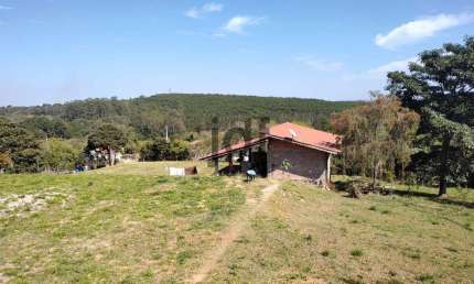 Chácara com pequena edicula e maravilhoso terreno de 5.535,30 m2, bairro Sebandilha, Mairinque - SP