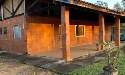 Chácara com Valor Abaixo do Mercado, a Menos de 500m do Asfalto e a 7km da Rodovia Castelo Branco, em São Roque