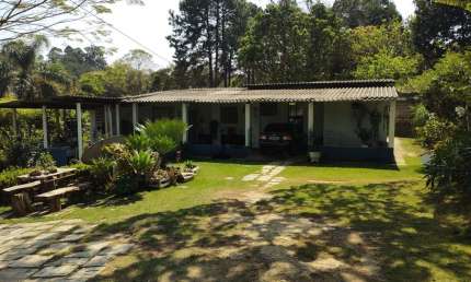 Chácara Serena a 60 Minutos de SP: Refúgio Verde com Casa Simples, Pomar Fartamente Frutífero e Valor Irresistível!