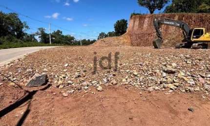 Terreno Comercial/Residencial em Moreiras, Mairinque/SP Frente para a pista !