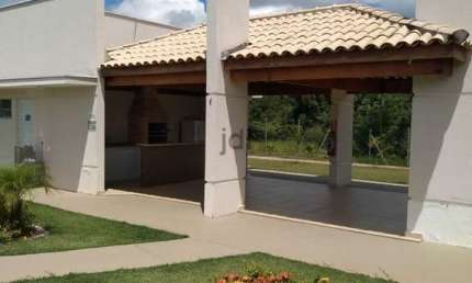 Casa em Condomínio Terras de São Francisco  Casa Térrea  112 metros de área construída  Terreno 8x20 ( 160 MTS )  3 dormitórios  1 suíte  Sala com pé direito alto. carro até 50 mil e terreno em condom