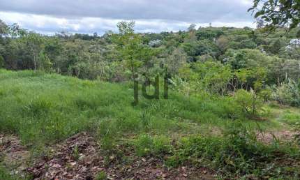 Terreno em condomínio à venda, com área total de 11880m² rodeado de área verde