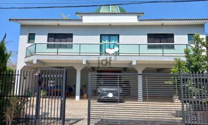 Chácara em Porta do Sol, Mairinque/SP com 4 suítes mais 02 dormitórios.