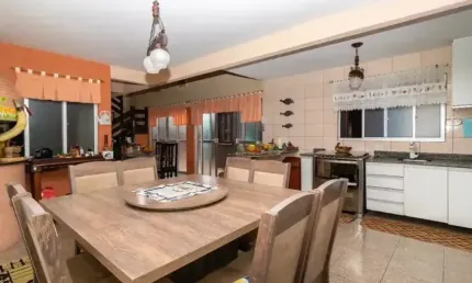 Casa com 4 quartos à venda na Rua Amazonas de Souza Azevedo, 428, Bacacheri, Curitiba, 400 m2 por R$ 1.300.000