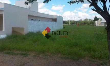 Terreno comercial à venda na Avenida José Puccinelli, 1240, Cascata, Paulínia por R$ 210.000