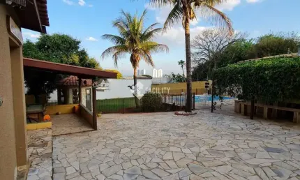 Chácara / sítio com 3 quartos à venda na Rua Olga Di Giorgio Geracci, 375, Parque Rural Fazenda Santa Cândida, Campinas, 400 m2 por R$ 1.700.000