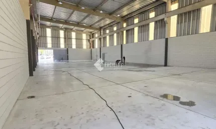 Barracão / Galpão / Depósito para alugar na Rua Antonio Raposo Tavares, 467, Macuco, Valinhos, 1700 m2 por R$ 56.000