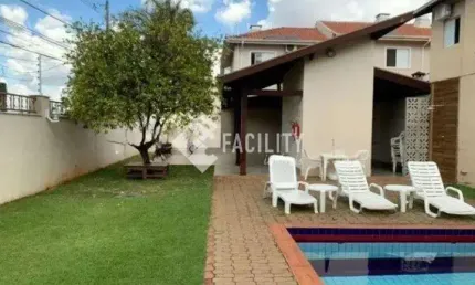 Casa em condomínio fechado com 3 quartos à venda na rua das camélias, 399, chácara primavera, campinas, 120 m2 por r$ 900.000