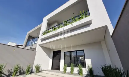 Sobrado com Acabamento de Qualidade, 3 dormitórios, no bairro Itacolomi - Balneário Piçarras - SC