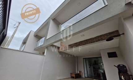 Sobrado Mobiliado com Ótimo Padrão de Acabamento, 2 suítes, 84 m², Centro - Balneário Piçarras - SC