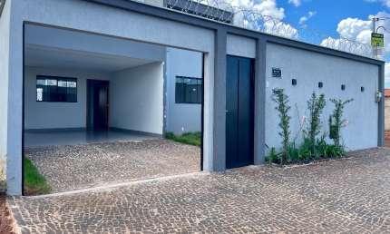 Casa com 3 quartos à venda no Residencial Alto do Trindade, Itumbiara 