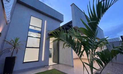 Casa de alto padrão 3 quartos e piscina a venda Beira Rio