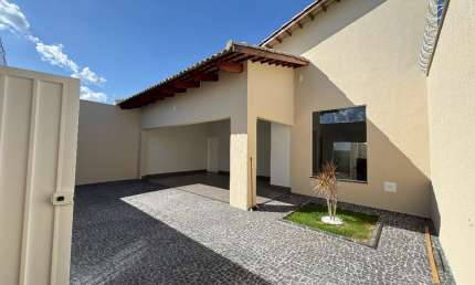 Casa 3 quartos a venda próximo à Faculdade Zarns no Beira Rio