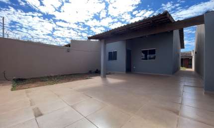 Casa 2 quartos a venda em amplo terreno Jardim Flamboyant