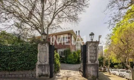 Casa comercial para alugar na Avenida Luiz Manoel Gonzaga, 506, Três Figueiras, Porto Alegre por R$ 29.000