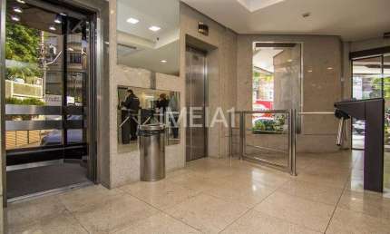 Sala comercial para alugar na Rua Padre Chagas, 185, Moinhos de Vento, Porto Alegre por R$ 3.294